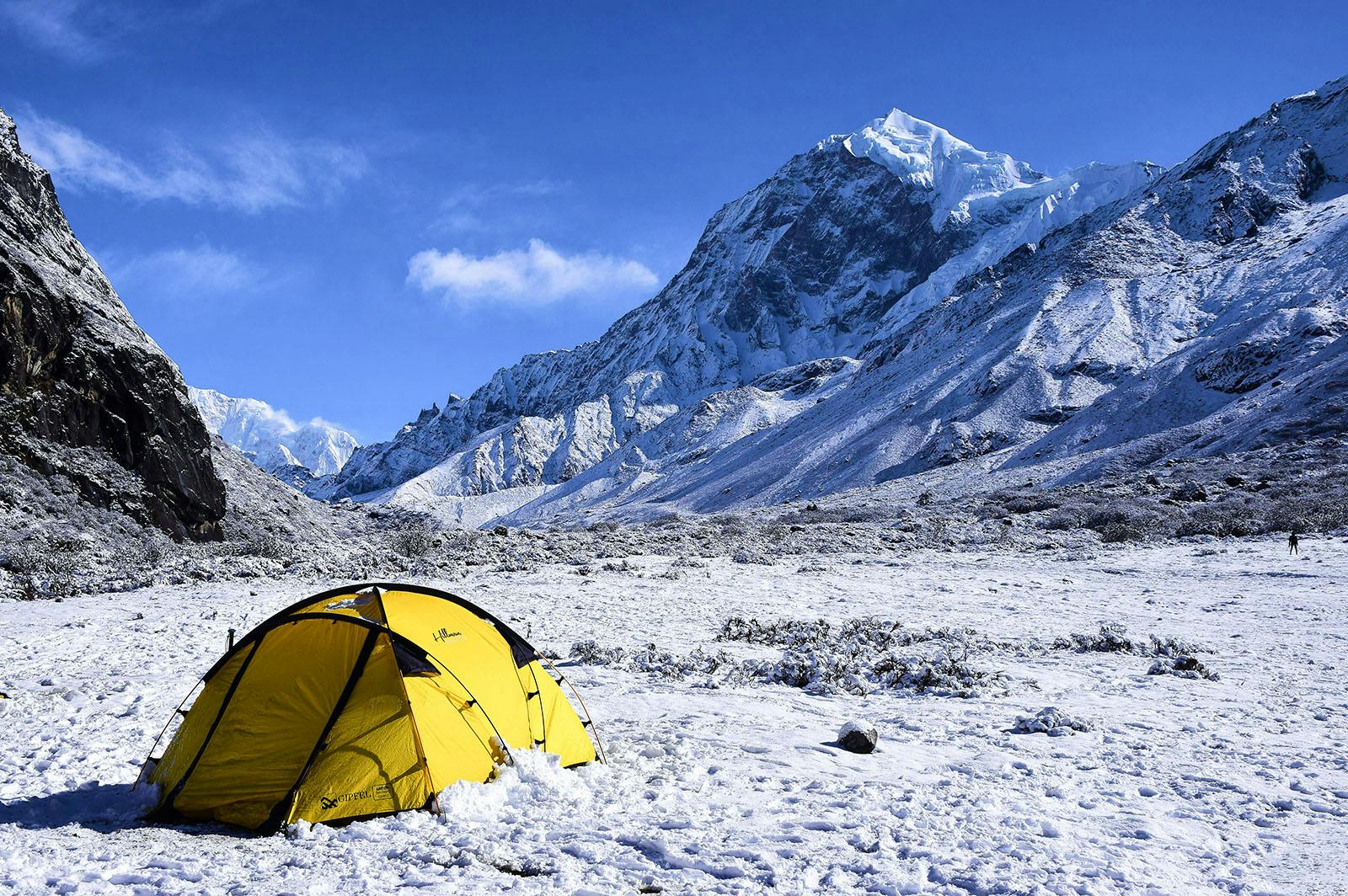 158c3bbb 6c24 4616 9f14 8ddd7096fa68 goechala gcl sourav mukherjee thansing campsite snow mountains 