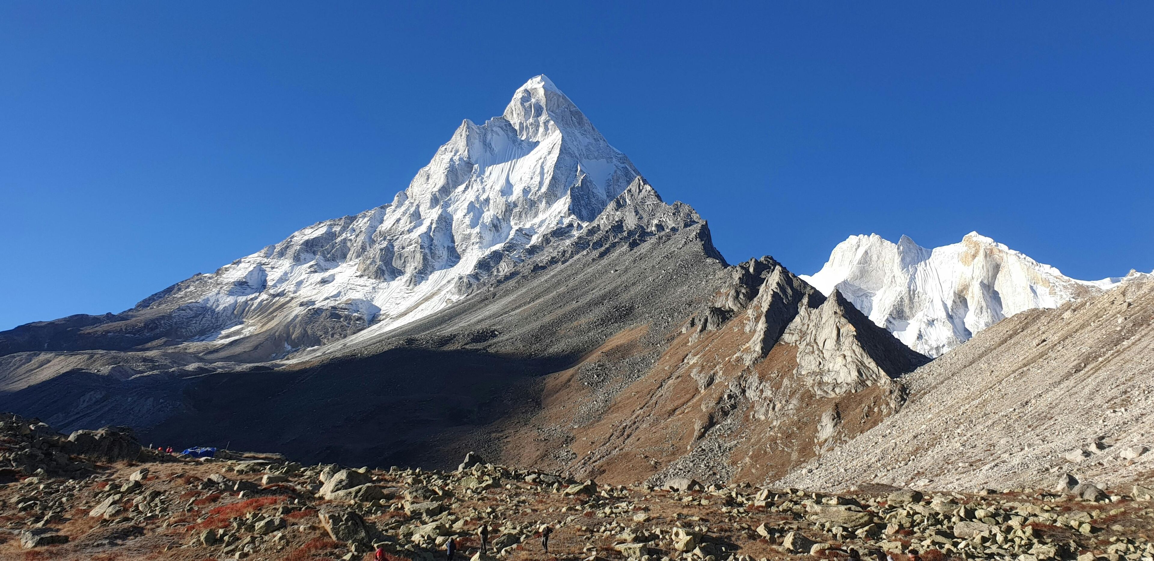 487f3b32 85c6 43fe 8711 5963e2f0f256 gaumukh tapovan santosh thakur  majestic mt shivling and meru  sharpin and supemru peaks from tapovan