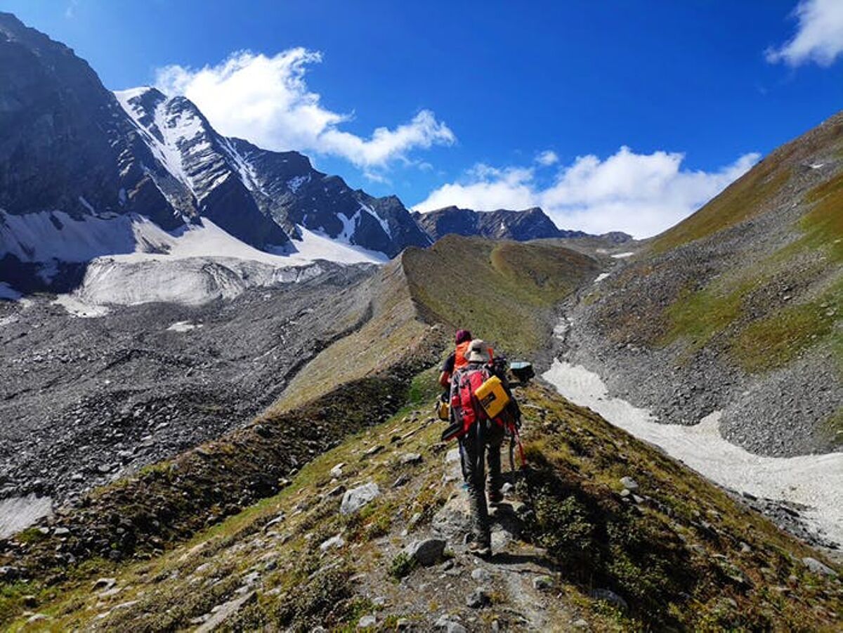 ebbd2677 2440 45aa bd5f 0a428cec1fe8 bali pass bp preetham ts   the scary ridge walk