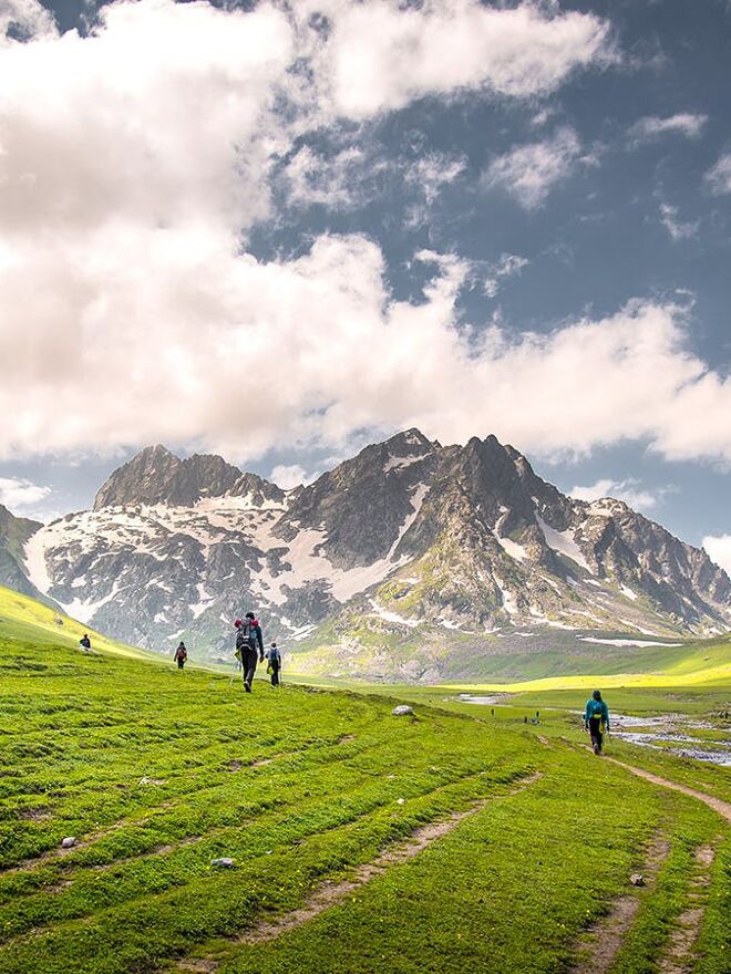 zjs8eumtzajocg6d august kashmirgreatlakes indiahikes rajshreesarda trailwithtrekkers  1  1 